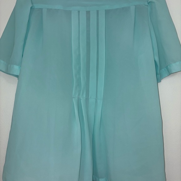 Light blue romantic pin tuck blouse with pearl button - Picture 3 of 4